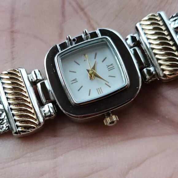 Charter Club Accessories - Charter Club Ladies Wristwatch Gold/Silver Quartz Analog Watch W/ Box Read desc